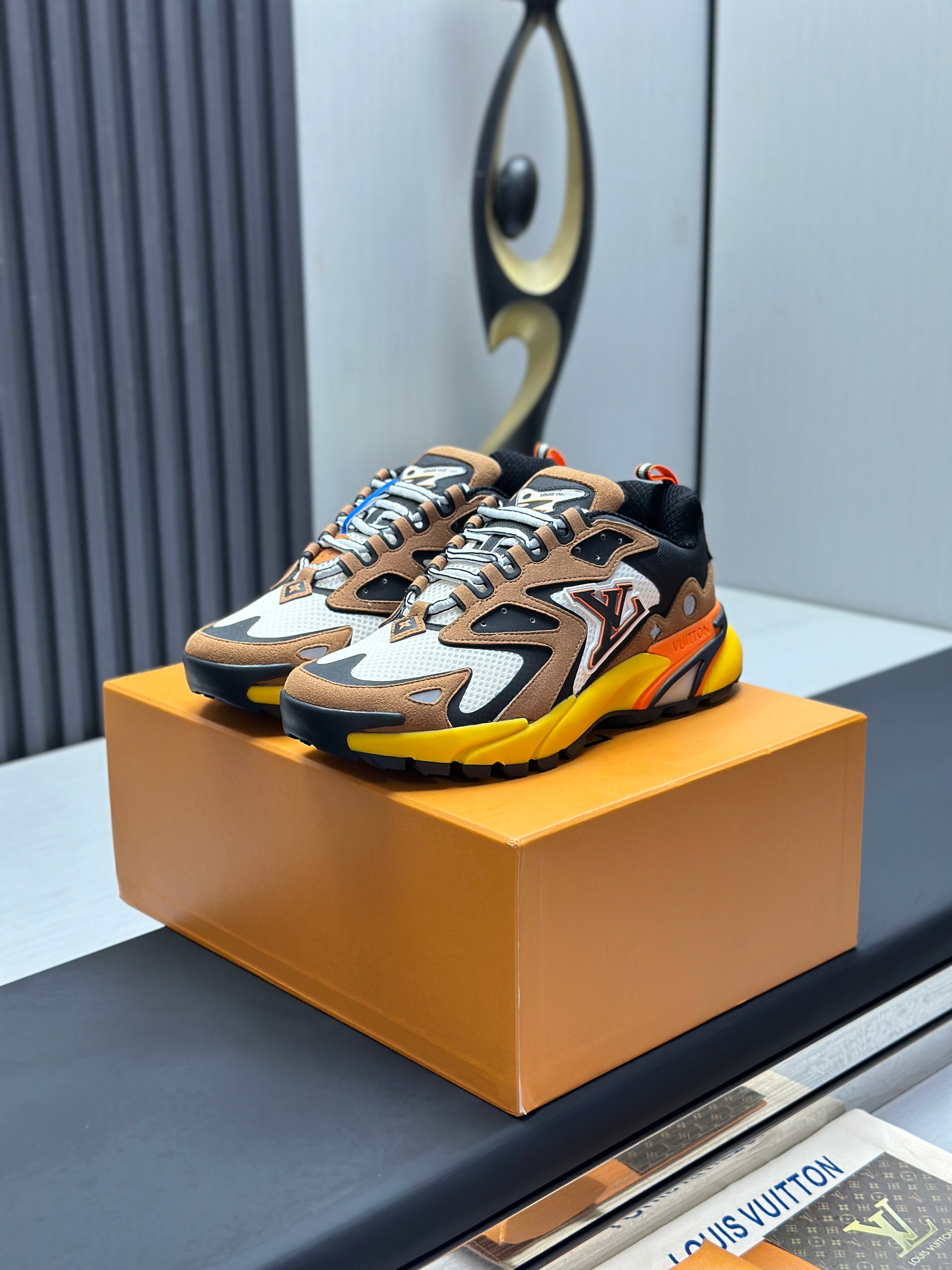 Louis Vuitton LV Trainer Sneakers for Men and Women – Premium Leather Designer Shoes