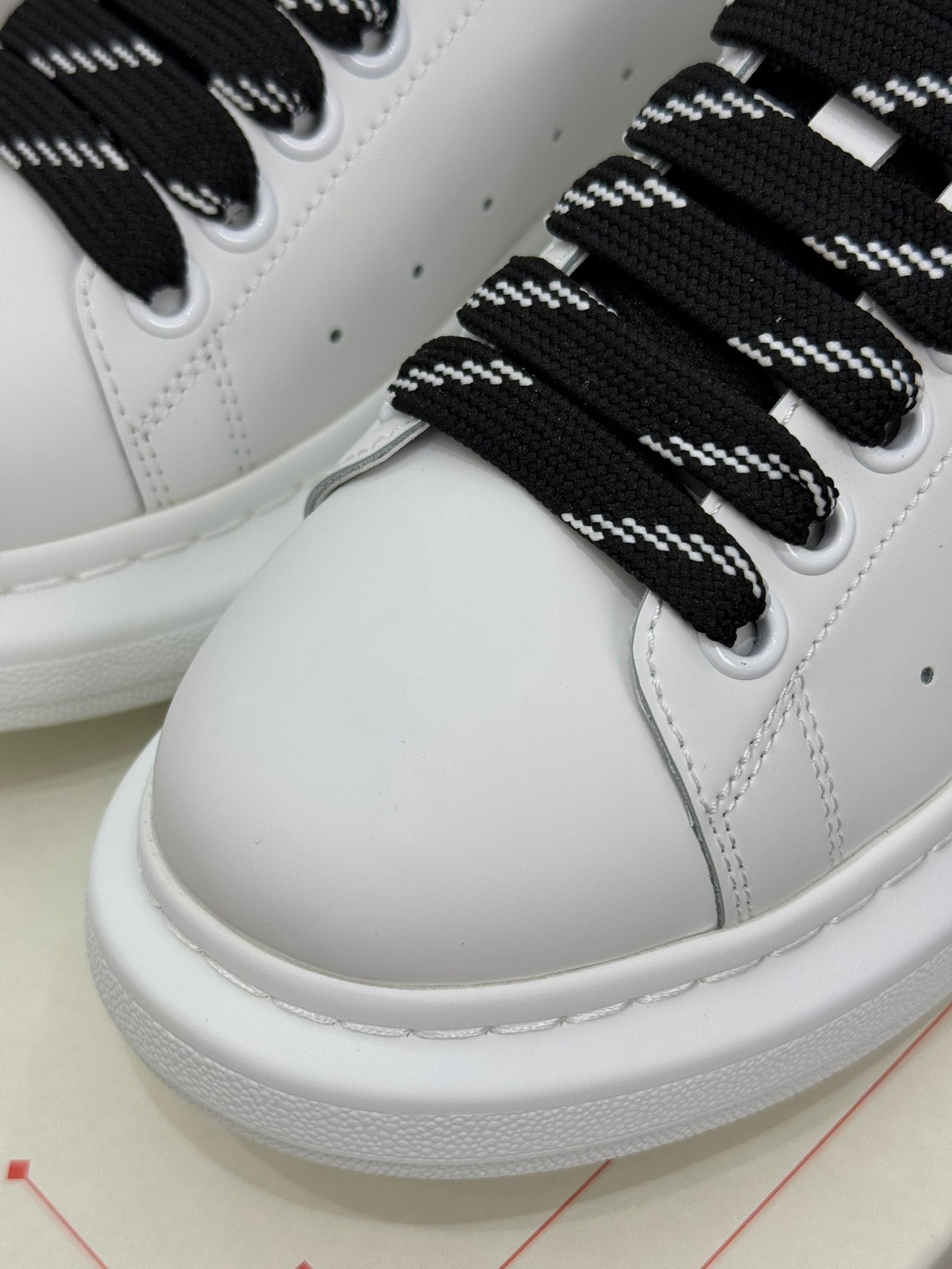 Designer Sneakers Shoes – Lifestyle Sneakers, Latest Sneakers