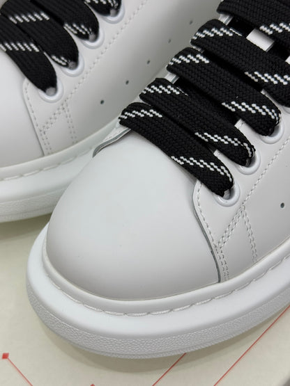 Designer Sneakers Shoes – Lifestyle Sneakers, Latest Sneakers