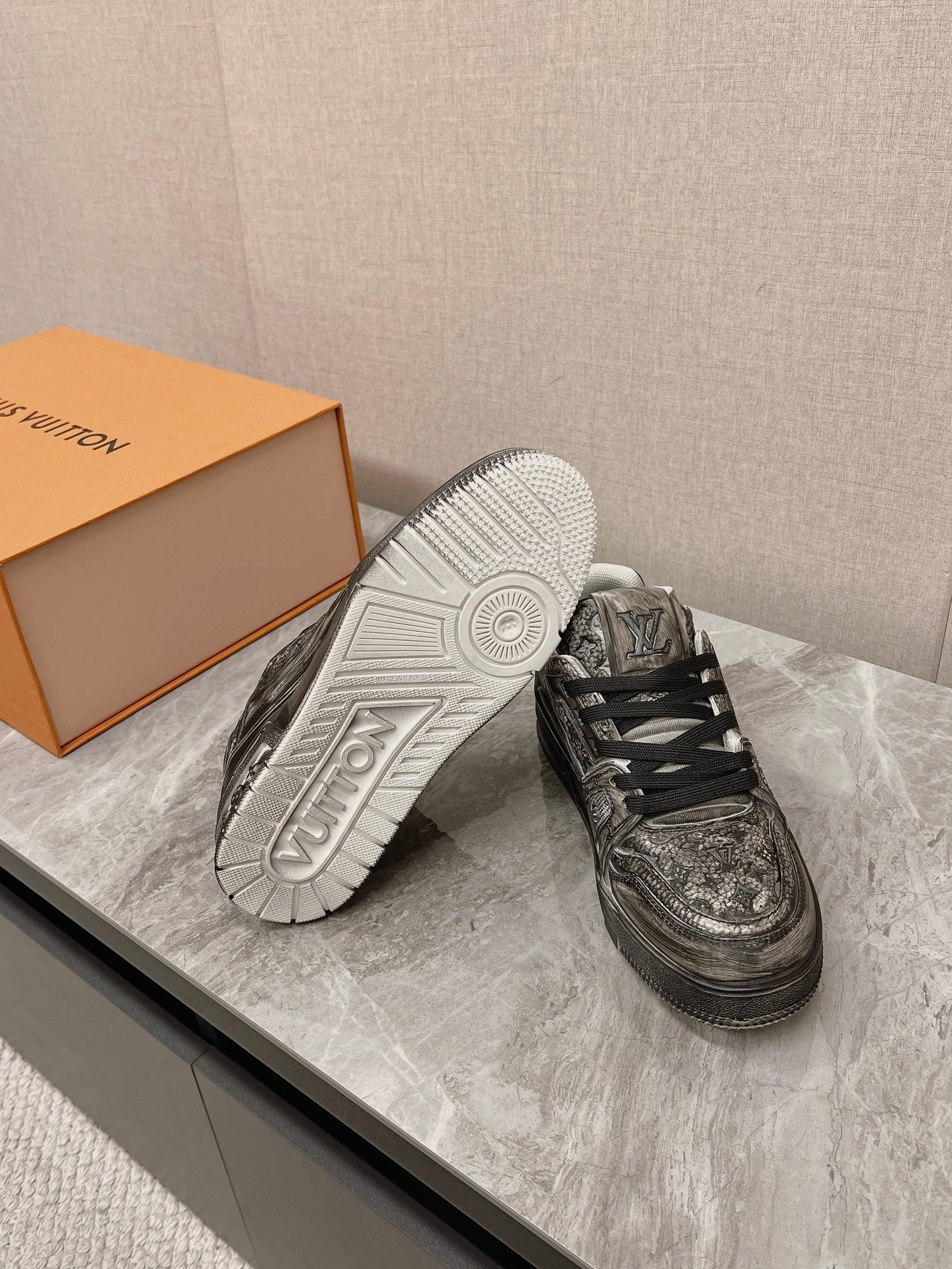 Louis Vuitton LV Trainer Sneakers for Men and Women – Premium Leather Designer Shoes