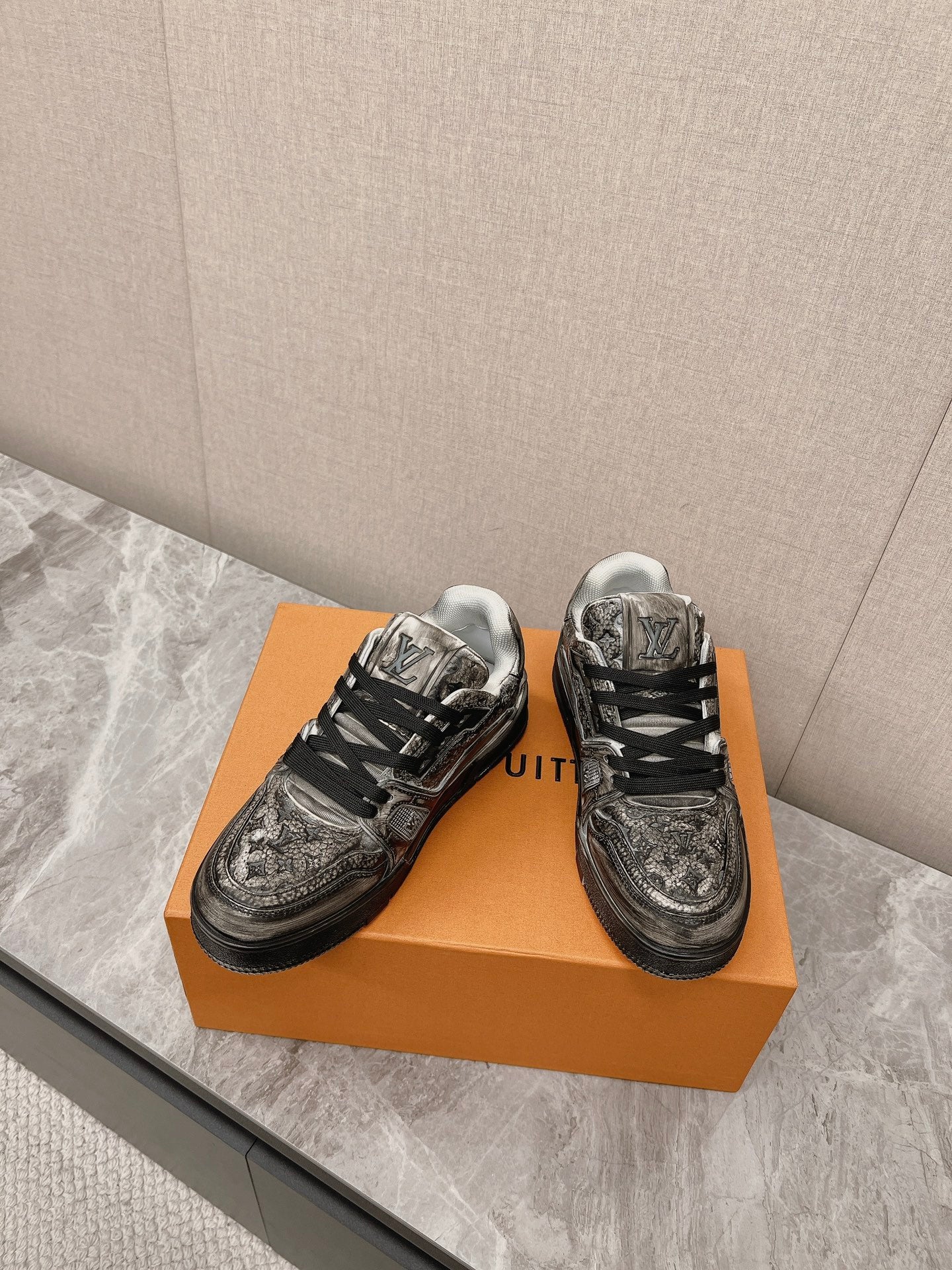 Louis Vuitton LV Trainer Sneakers for Men and Women – Premium Leather Designer Shoes
