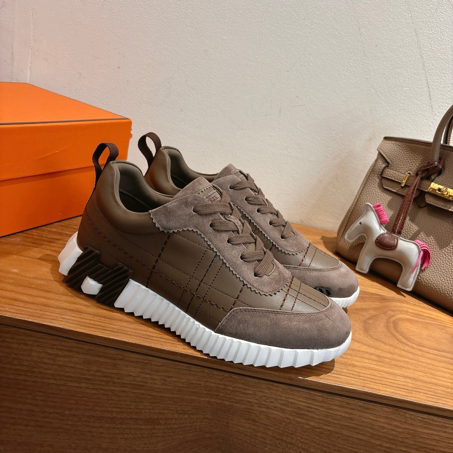 Designer Sneakers Shoes – Sneakers Shoes, Lifestyle Running Shoes, Latest Sneaker