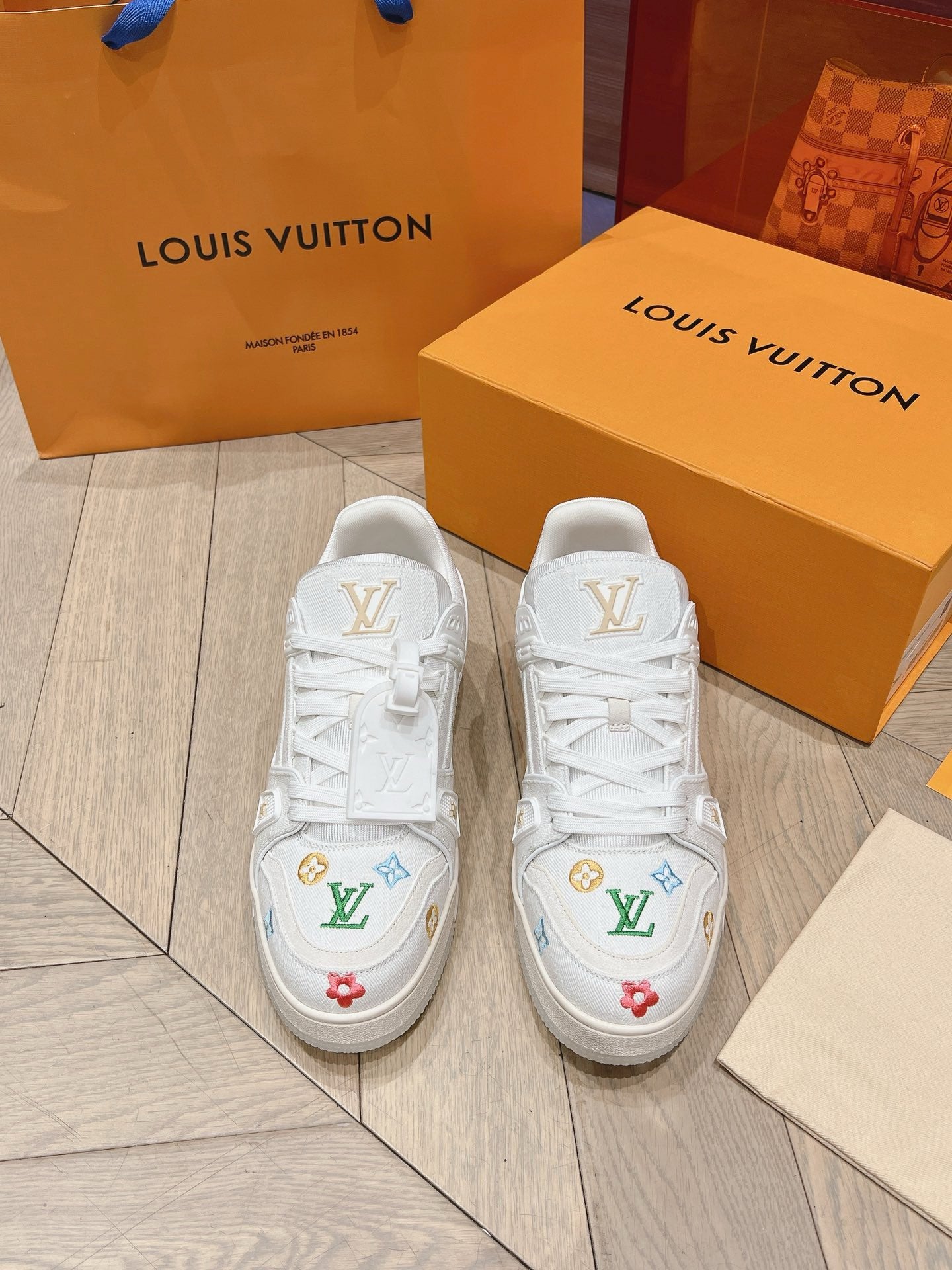 Designer Sneakers Shoes – Lifestyle Sneakers, Latest Sneakers