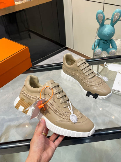Designer Sneakers Shoes – Sneakers Shoes, Lifestyle Running Shoes, Latest Sneaker