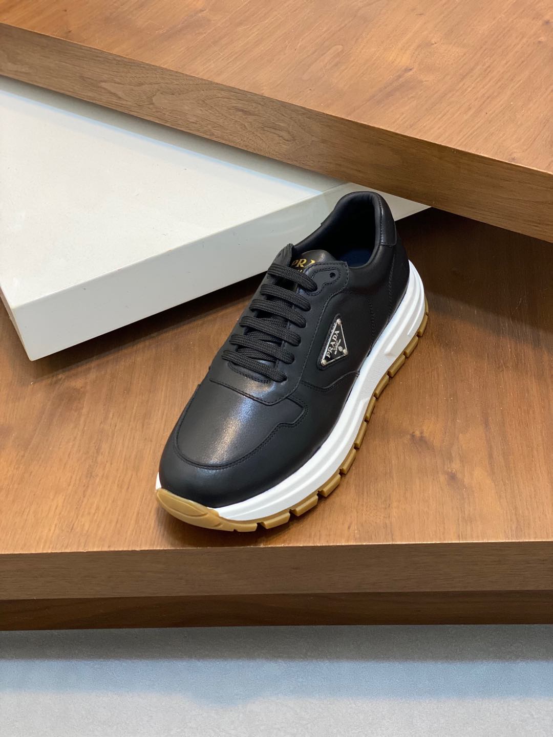 Designer Sneakers Shoes – Lifestyle Sneakers, Latest Sneakers