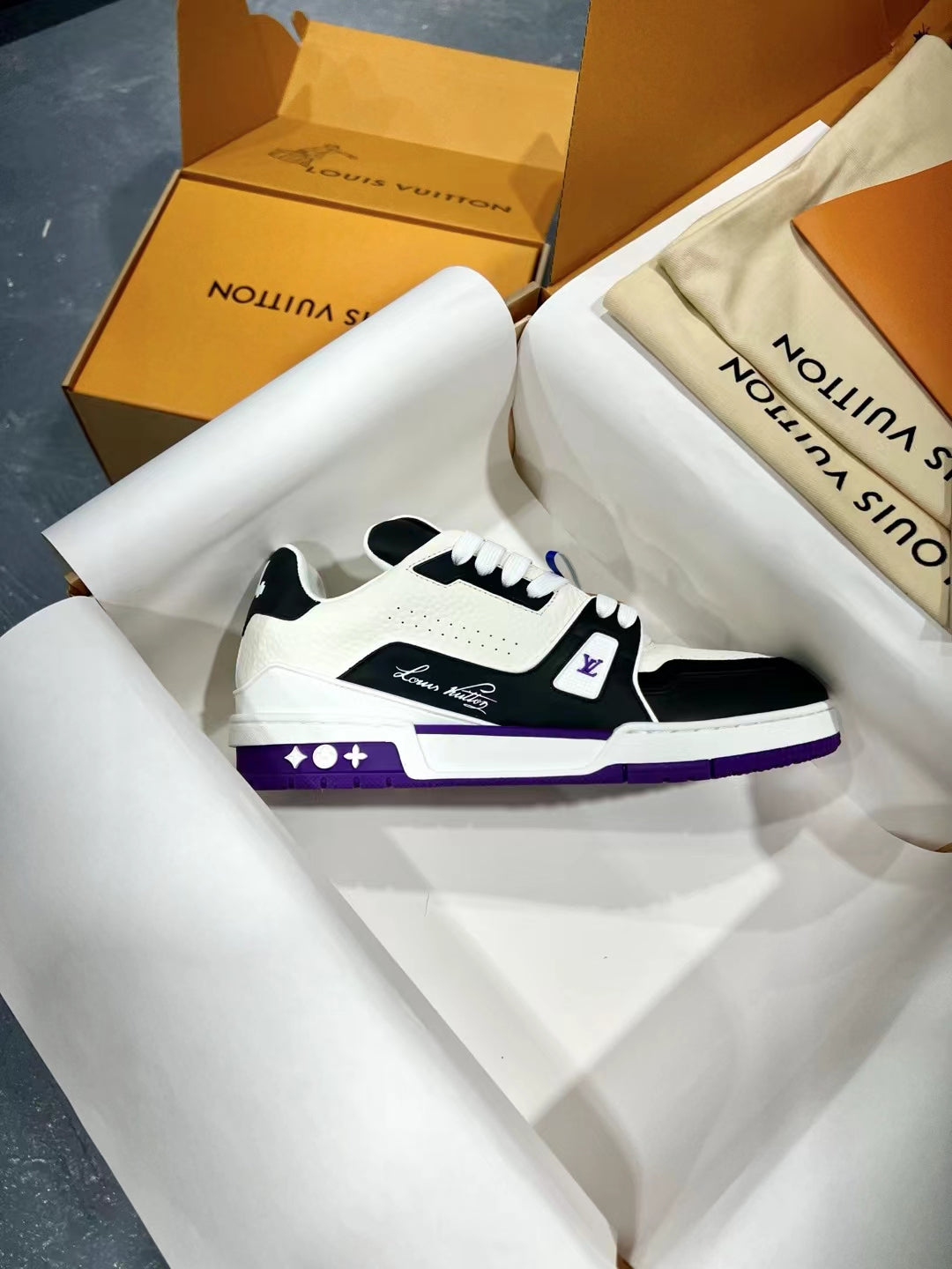 Louis Vuitton LV Trainer Sneakers for Men and Women – Premium Leather Designer Shoes