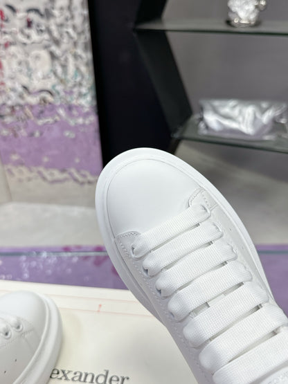 Designer Sneakers Shoes – Lifestyle Sneakers, Latest Sneakers