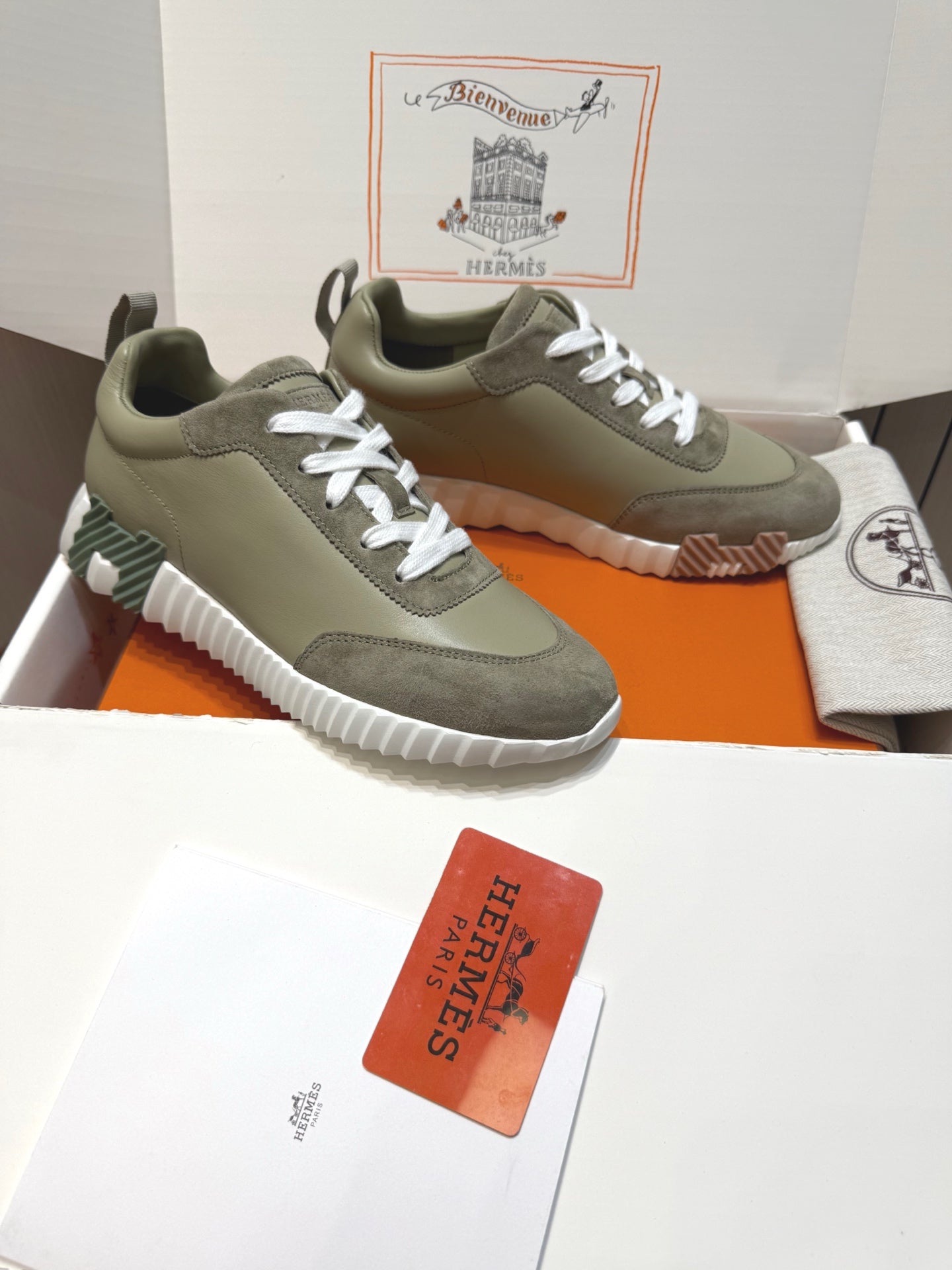 Designer Sneakers Shoes – Sneakers Shoes, Lifestyle Running Shoes, Latest Sneakers